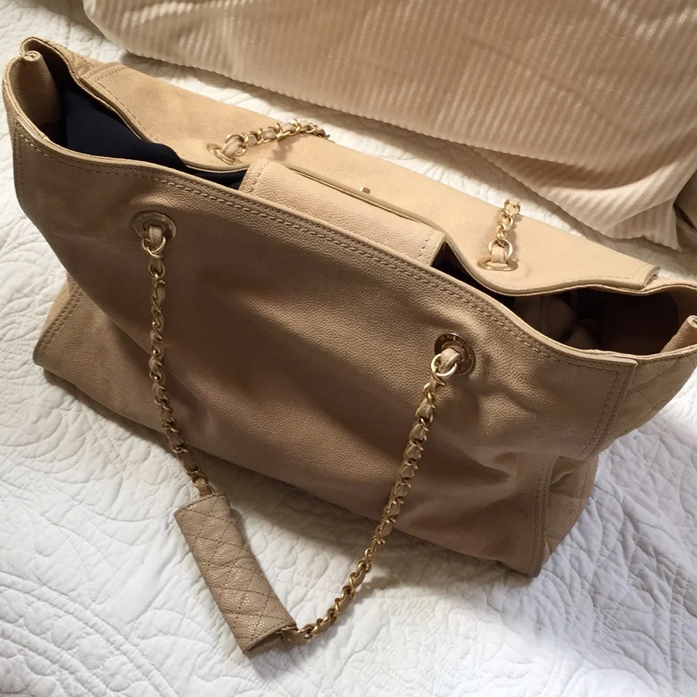 Chanel >30cm Large Shopping Bag Light Beige - Picture 3 of 8